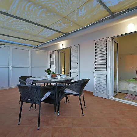 Biba Hvar Apartment *