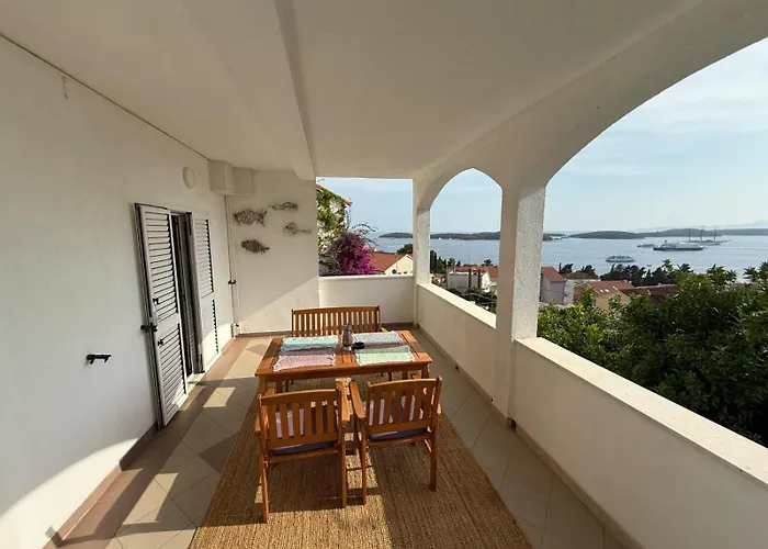 Biba Hvar Appartamento *